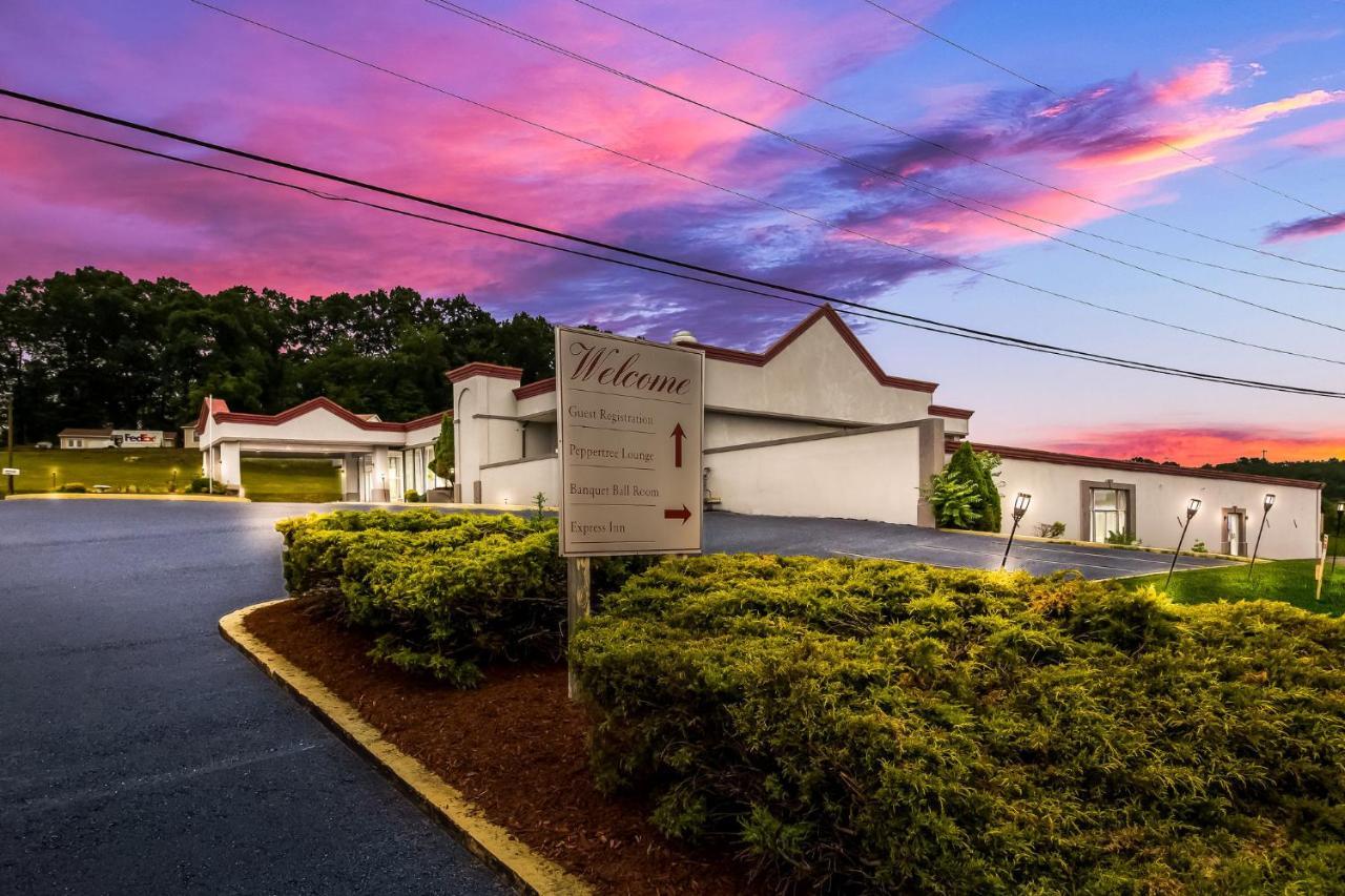 Red Roof Inn New Stanton Exterior photo
